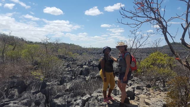 Wie is de gids? Bezoek aan Ankarana NP (Madagascar)